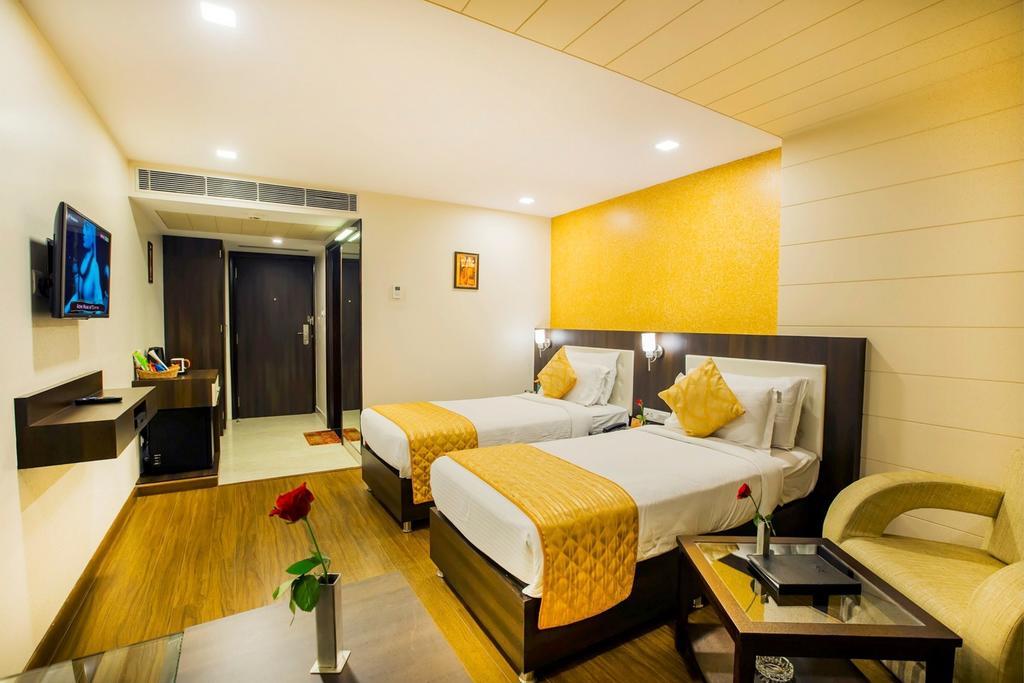 Hotel Kapish Smart-All Pure Veg Джайпур Екстериор снимка