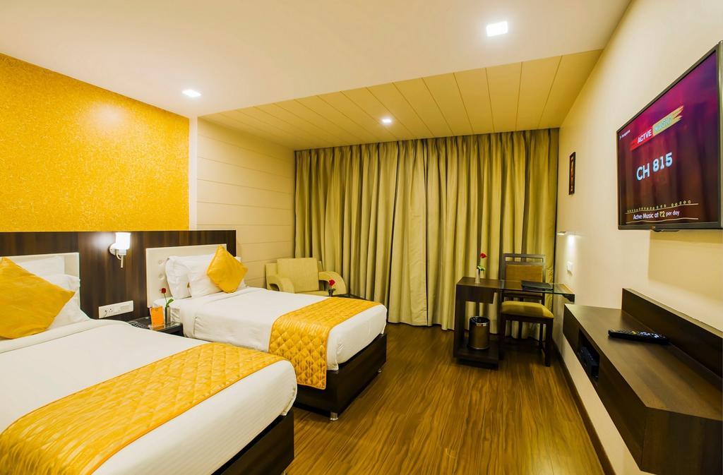 Hotel Kapish Smart-All Pure Veg Джайпур Екстериор снимка