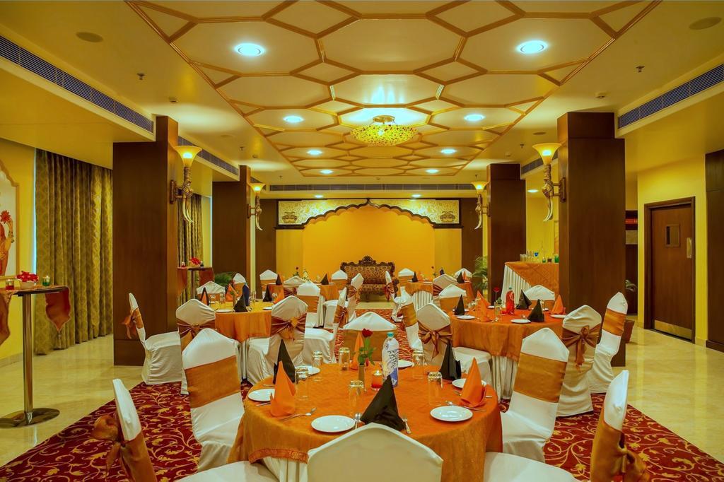 Hotel Kapish Smart-All Pure Veg Джайпур Екстериор снимка